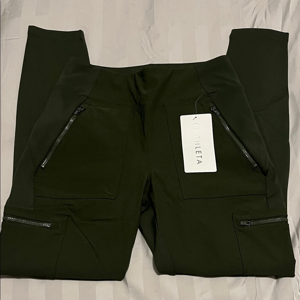 Athleta Dark Green Headlands Hybrid Cargo Leggings